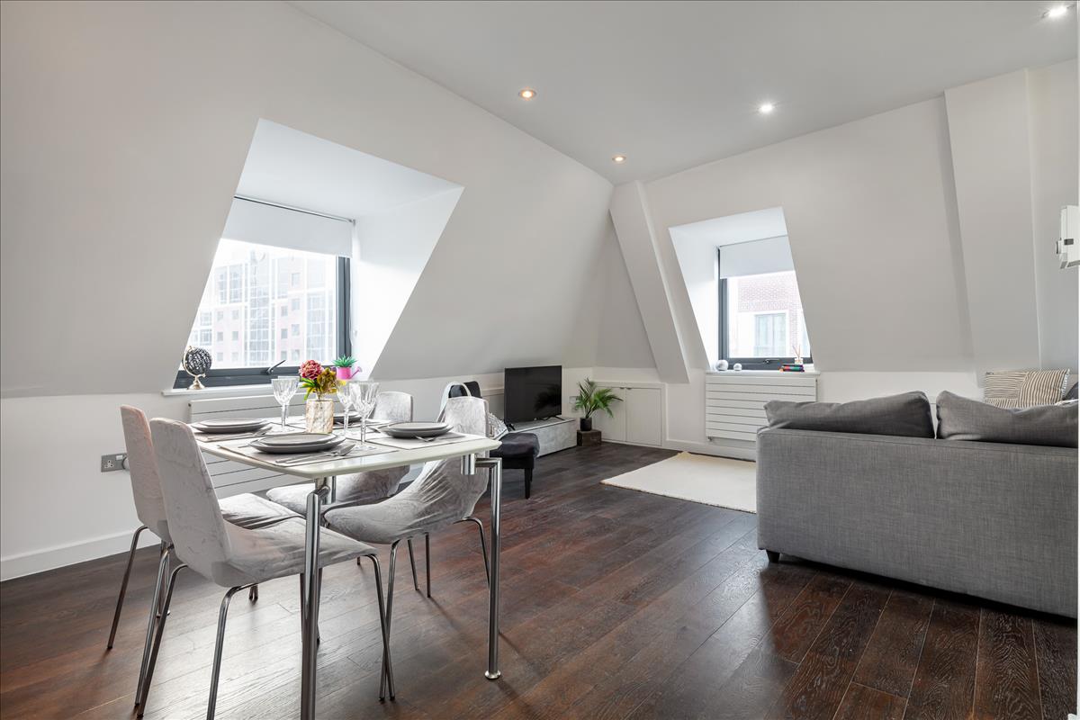 Flat Farringdon Road in Greater London