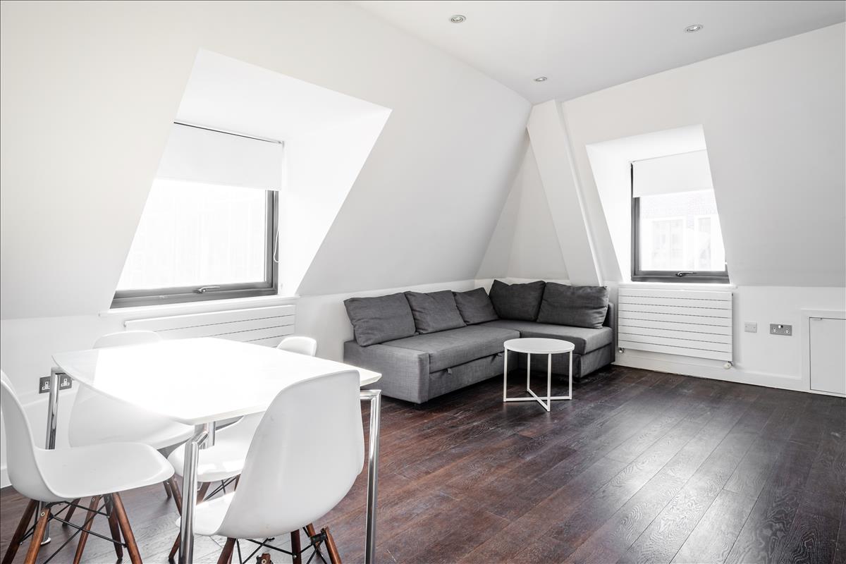 Flat Farringdon Road in Greater London