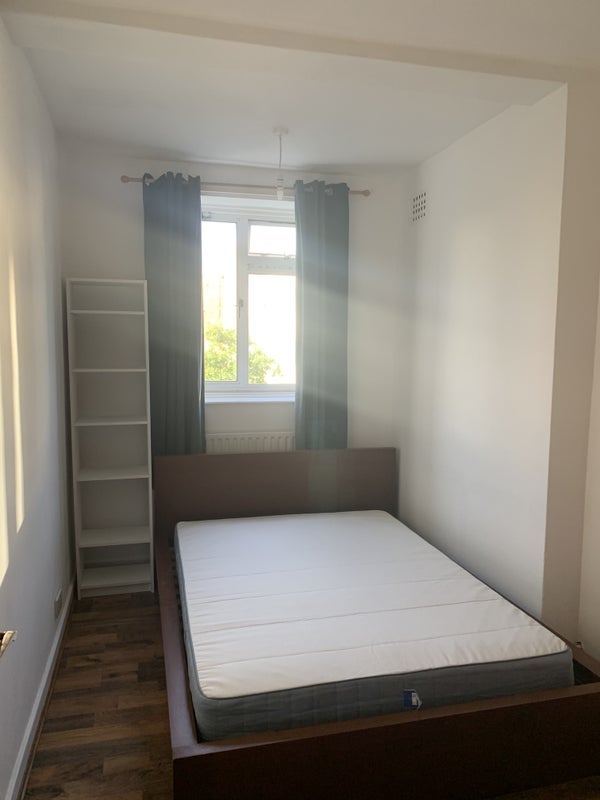 Room Alfreda Street in Greater London