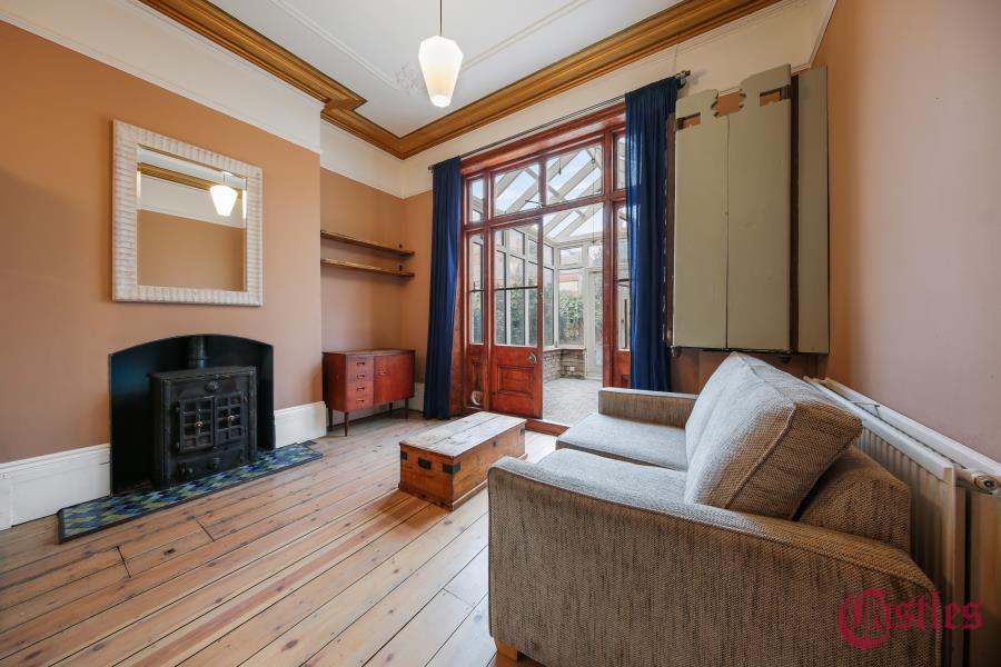 Flat Elder Avenue in Greater London