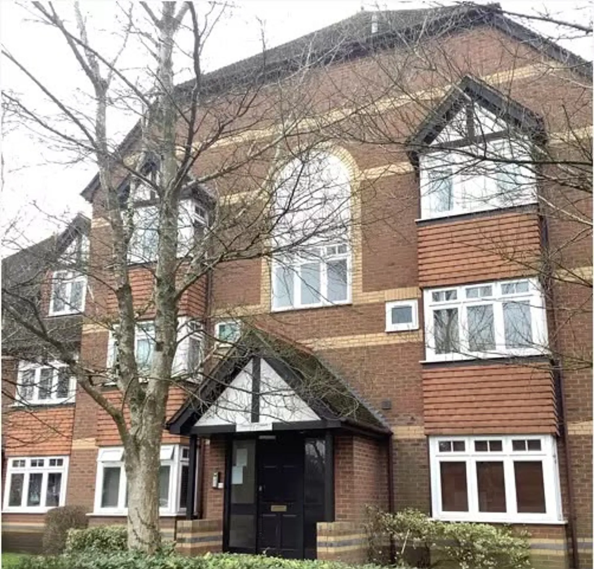 Flat Devonshire Road in Greater London
