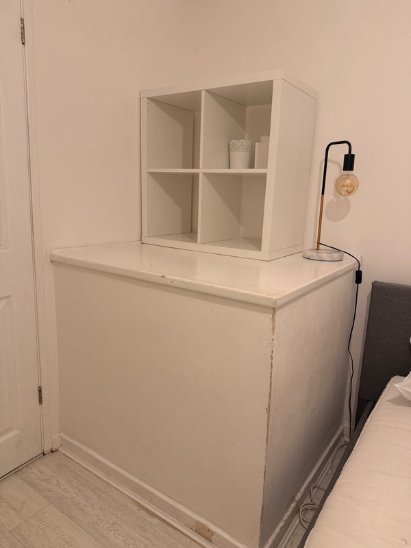 Room Southgate Drive in Crawley