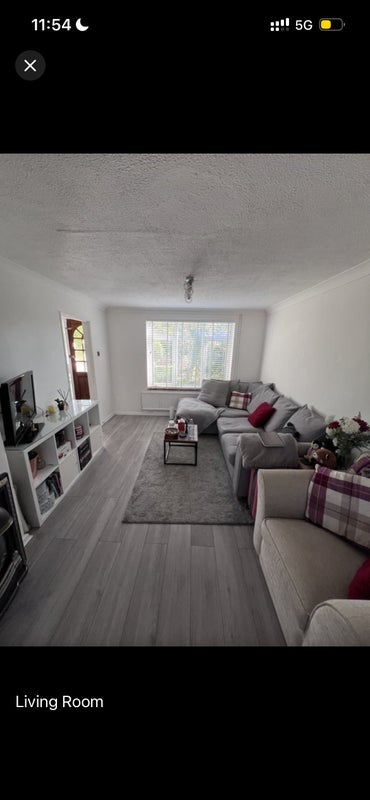 Room Southgate Drive in Crawley