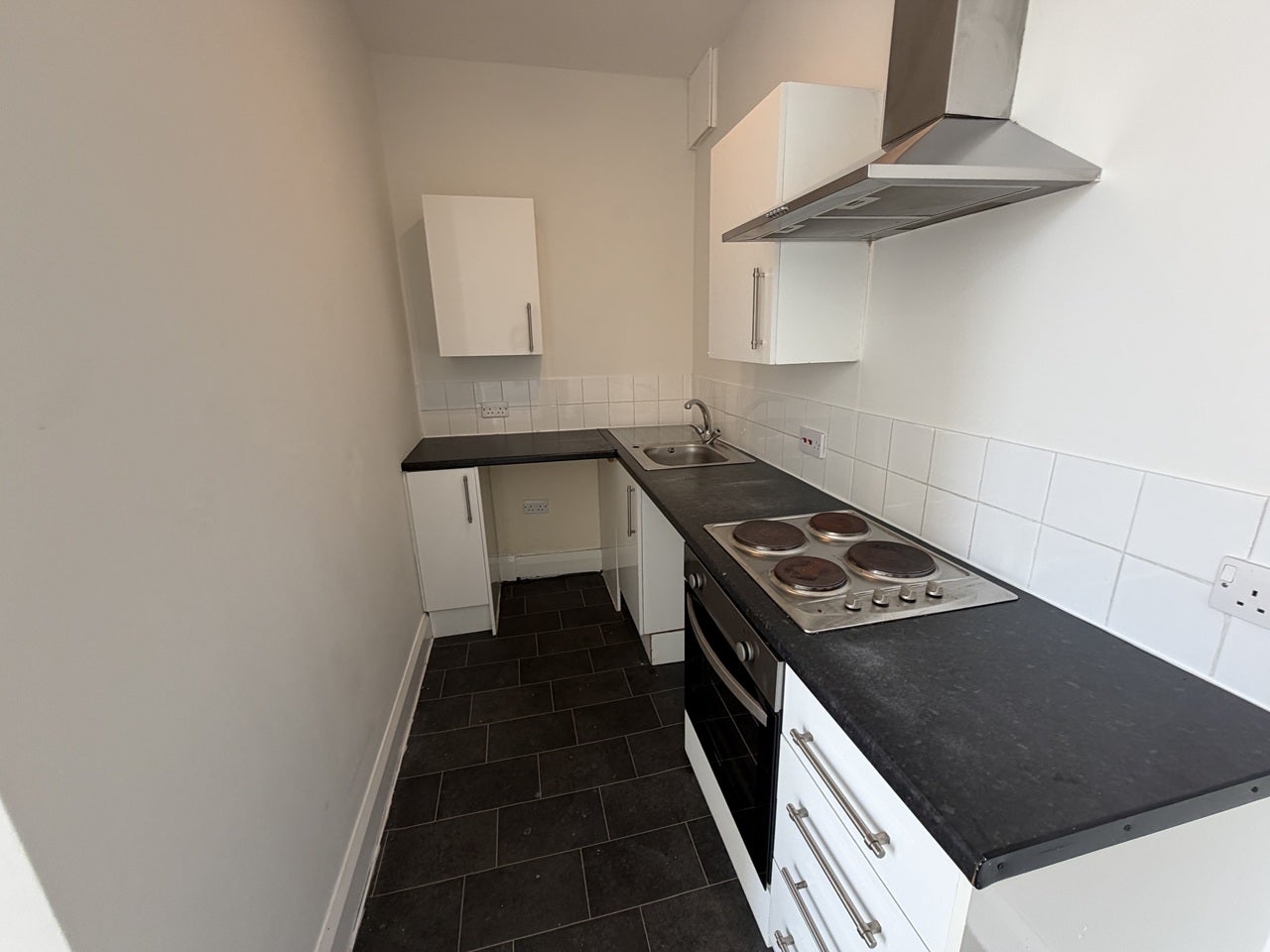 Flat Seaview Road in Wallasey