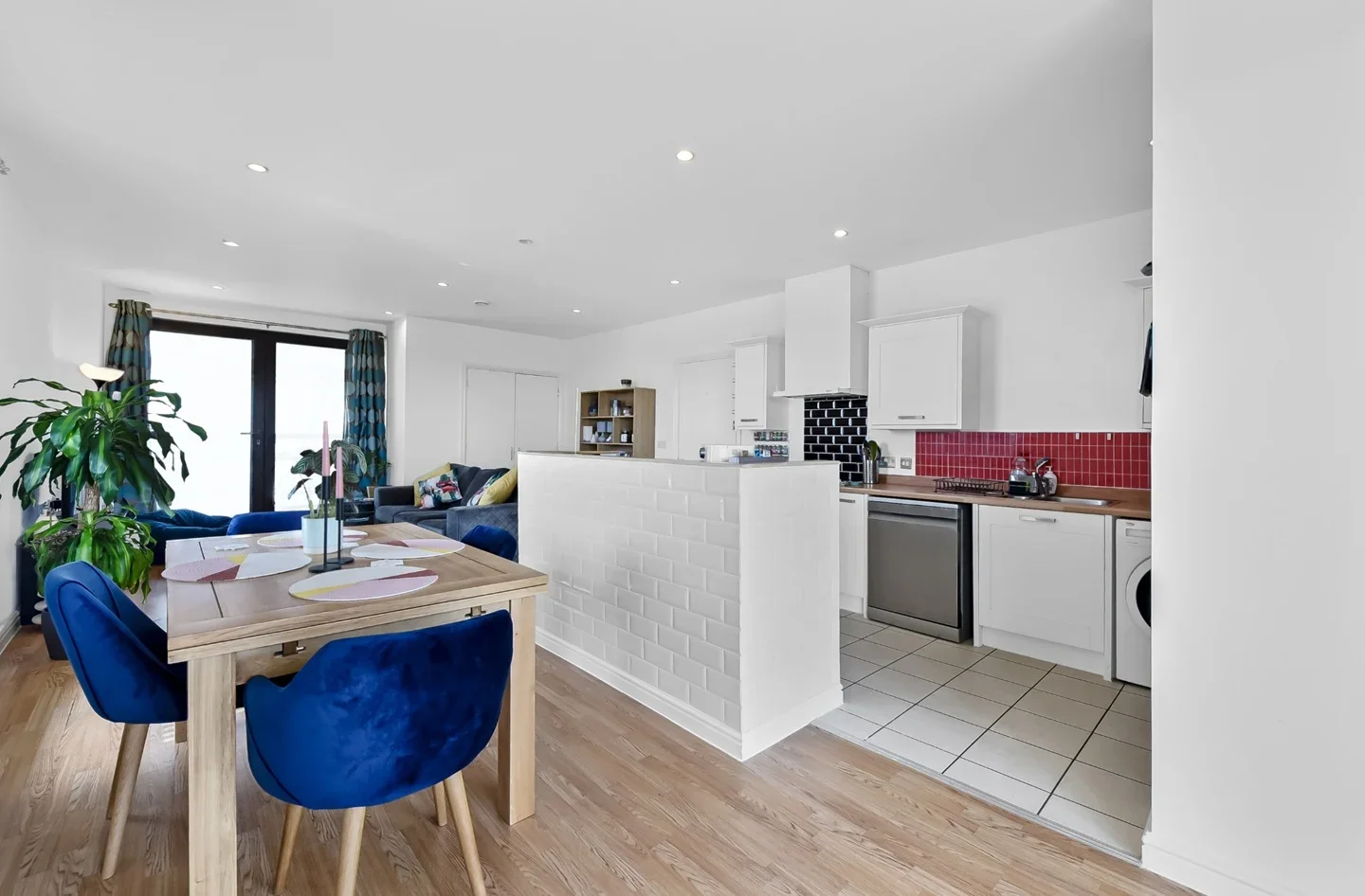 Flat Lingham Street in Greater London