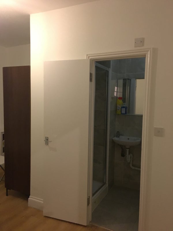 Flat Berkhamsted Avenue in Greater London