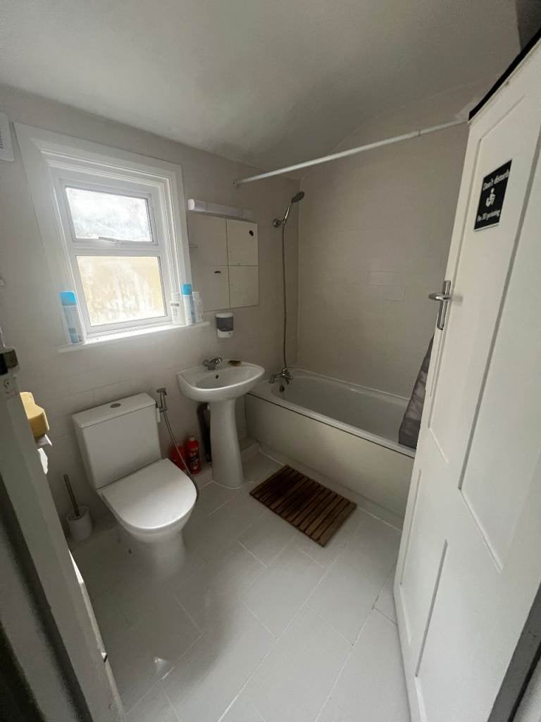 Flat Heigham Road in Greater London
