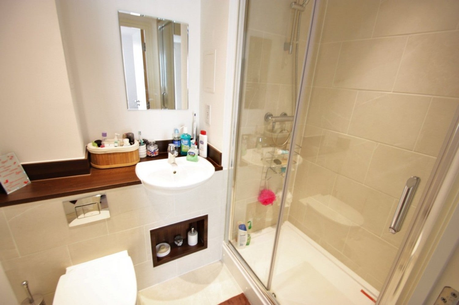 Flat Connersville Way in Greater London