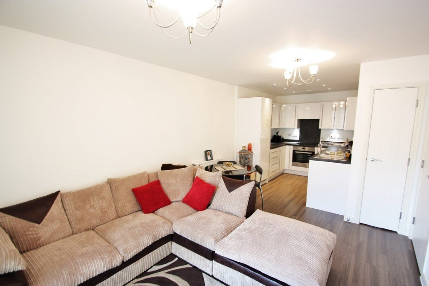Flat Connersville Way in Greater London