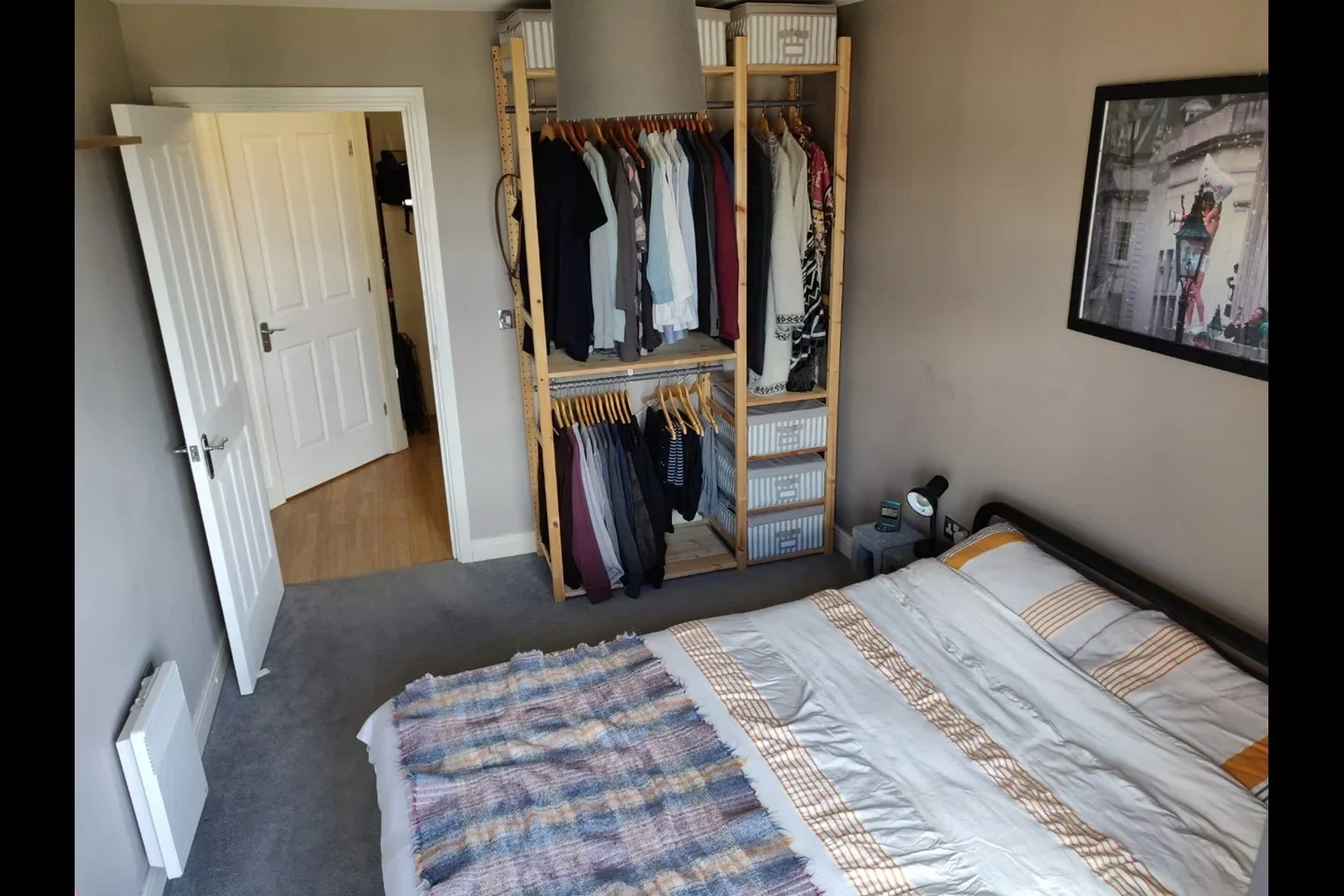 Flat Mount Pleasant Hill in Greater London