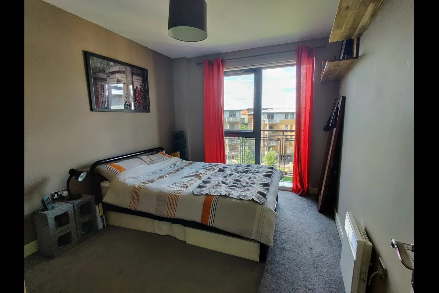 Flat Mount Pleasant Hill in Greater London