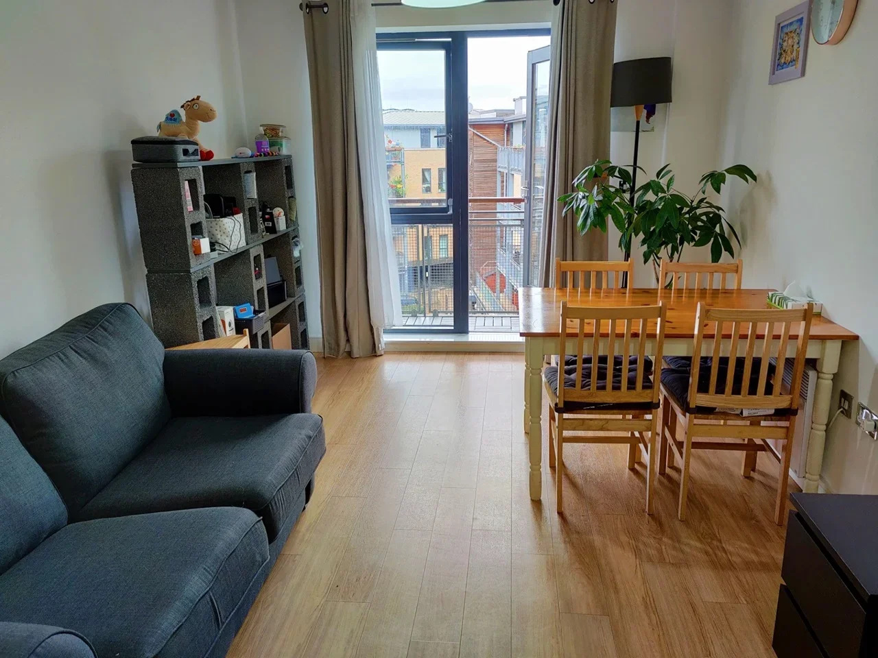 Flat Mount Pleasant Hill in Greater London