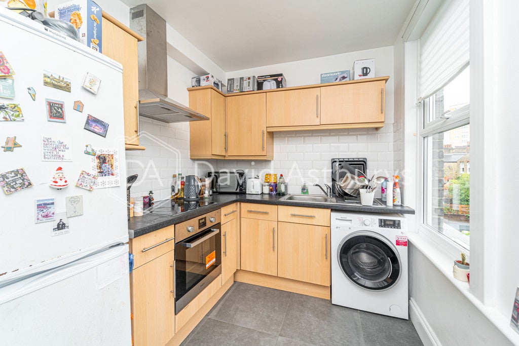 Flat Imperial Road in Greater London