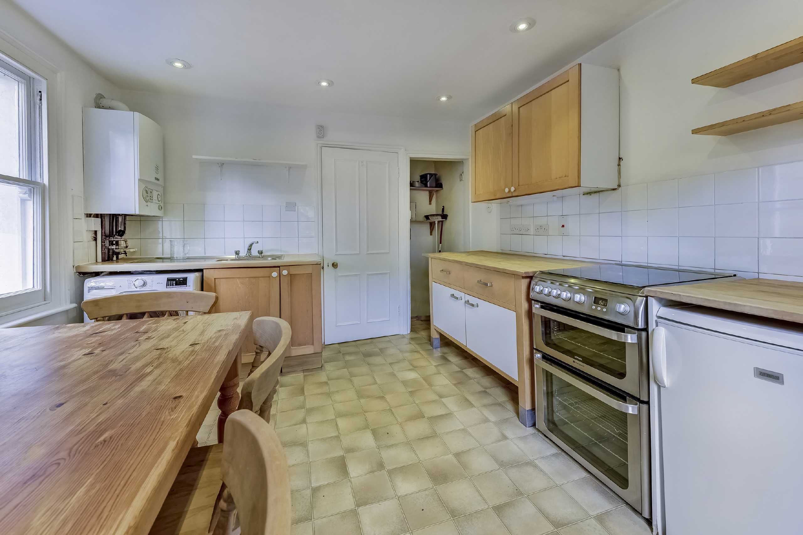 Flat Vauxhall Grove in Greater London