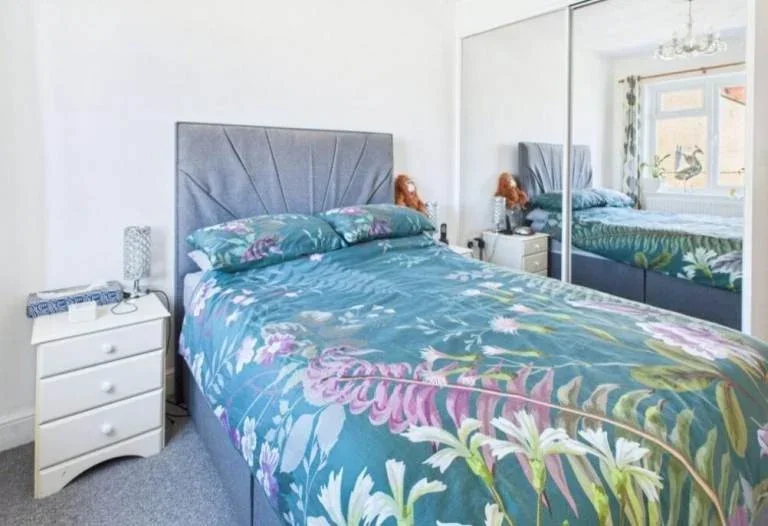 Room Repton Street in Greater London