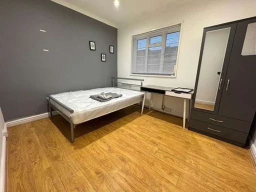 Room Repton Street in Greater London