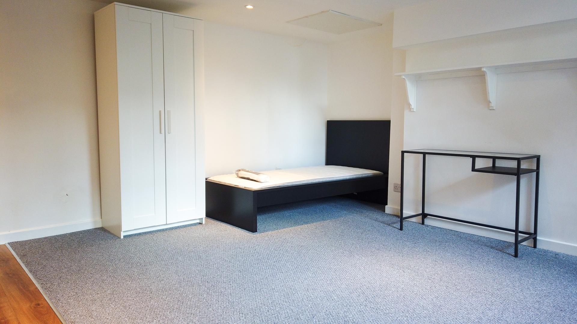 Flat Balmoral Place in Calderdale