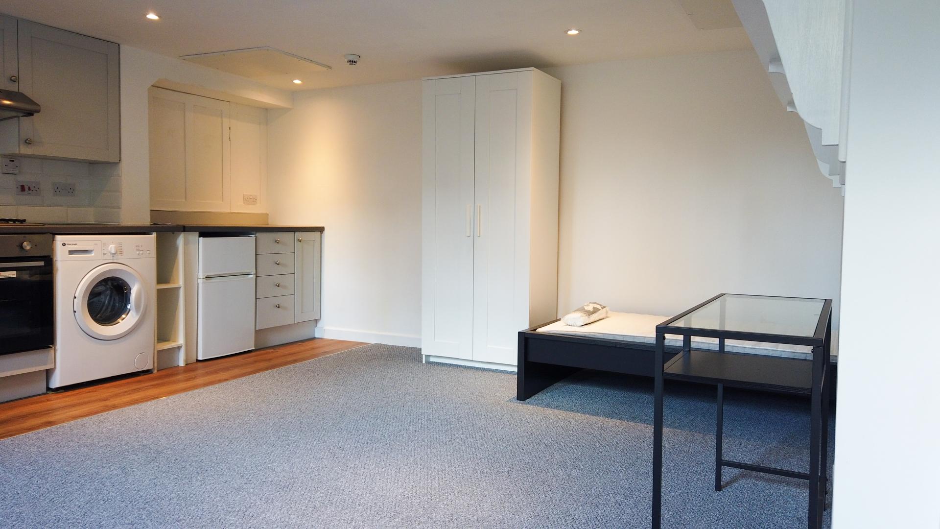Flat Balmoral Place in Calderdale