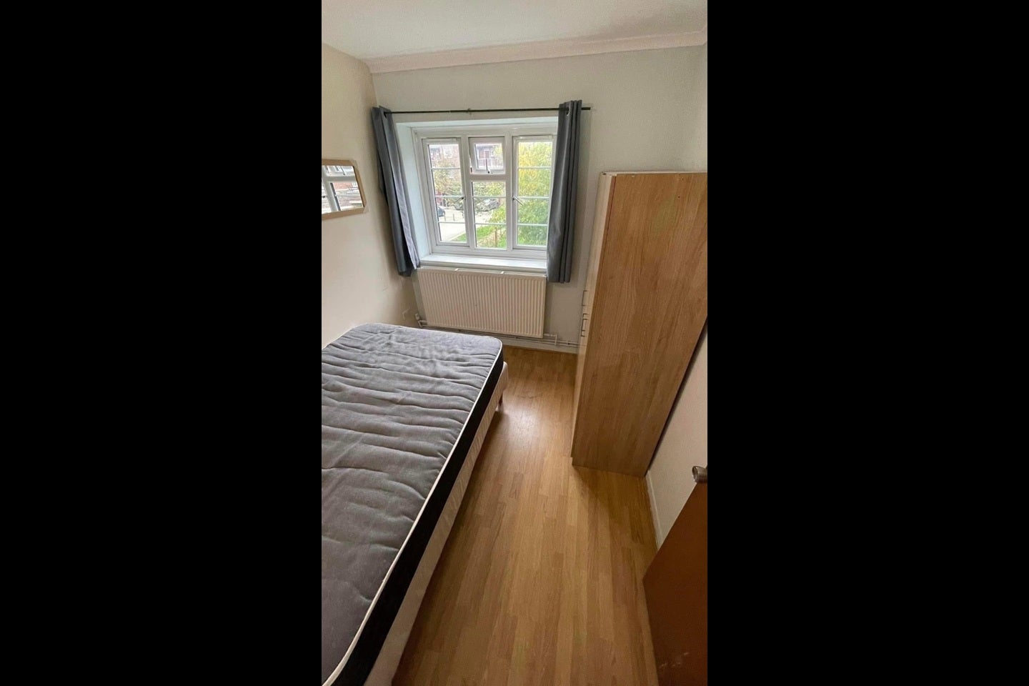 Room Ernest Street in Greater London
