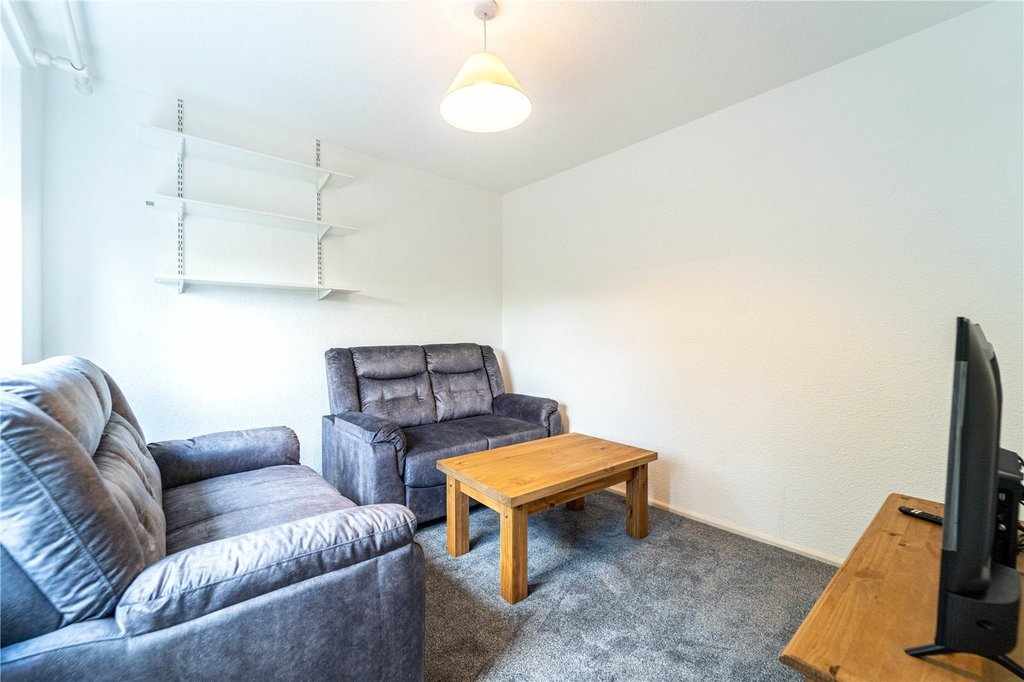 Flat Leahurst Crescent in Birmingham