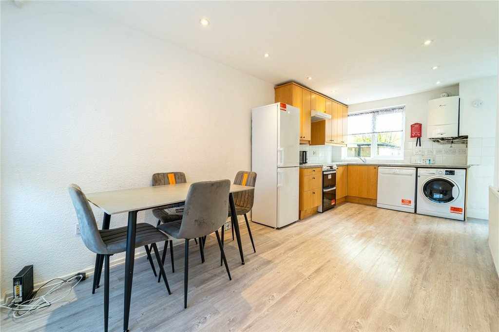 Flat Leahurst Crescent in Birmingham