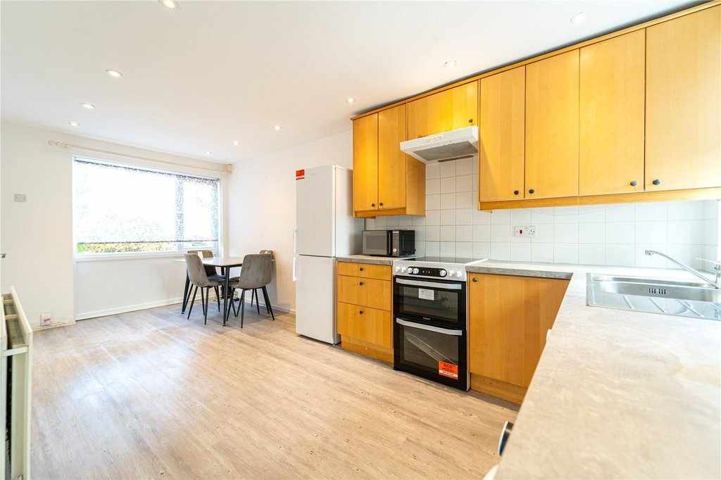 Flat Leahurst Crescent in Birmingham