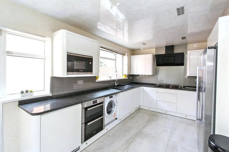 Room Clovelly Avenue in Newcastle upon Tyne