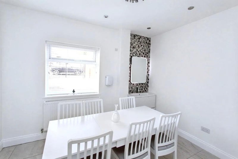 Room Clovelly Avenue in Newcastle upon Tyne