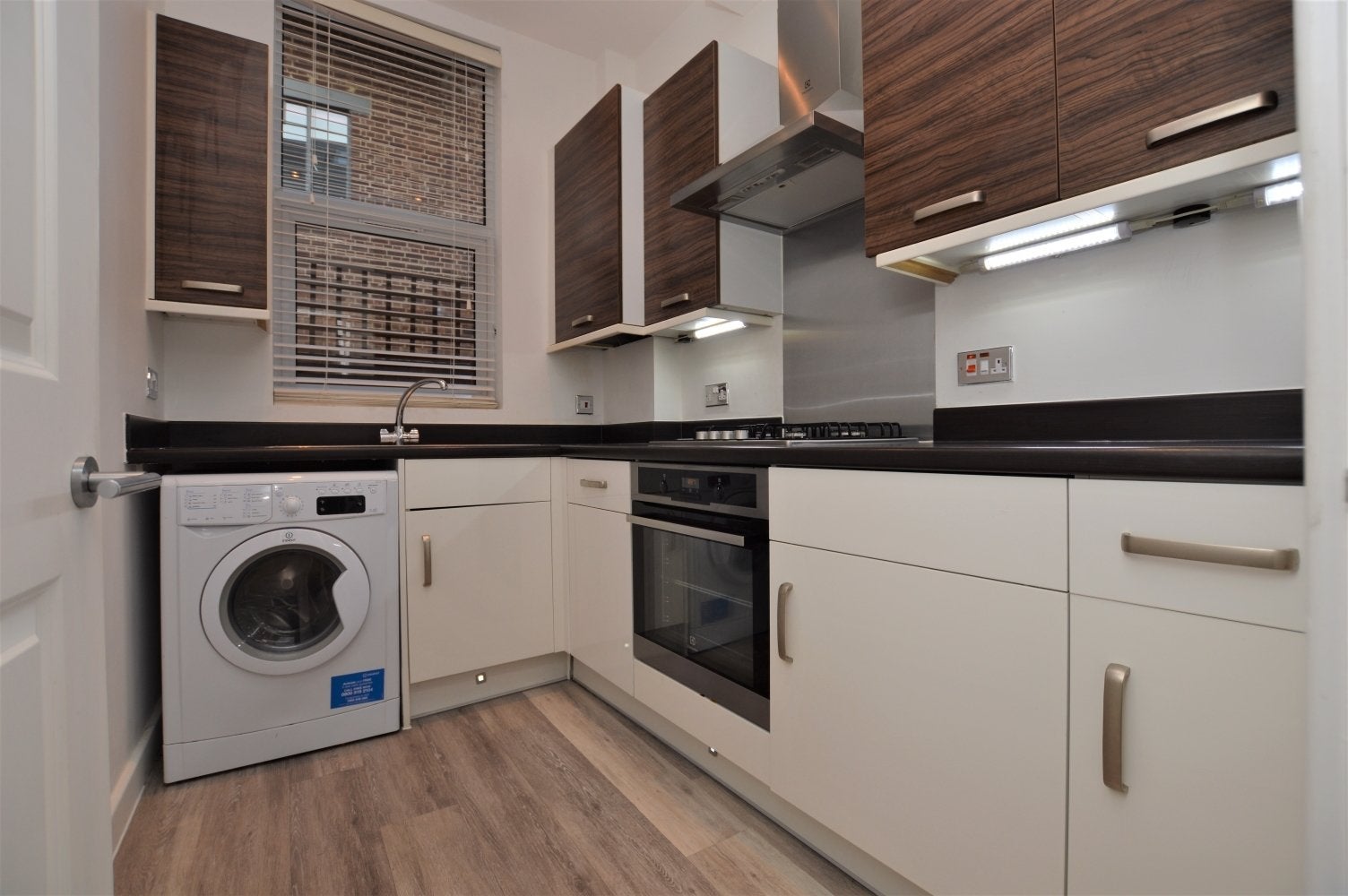 Flat Aitken Road in Greater London