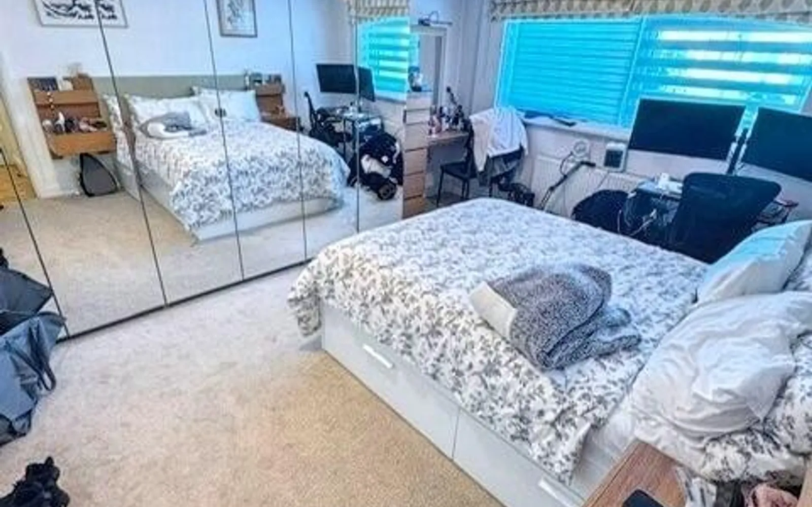Flat Hendon Lane in Greater London