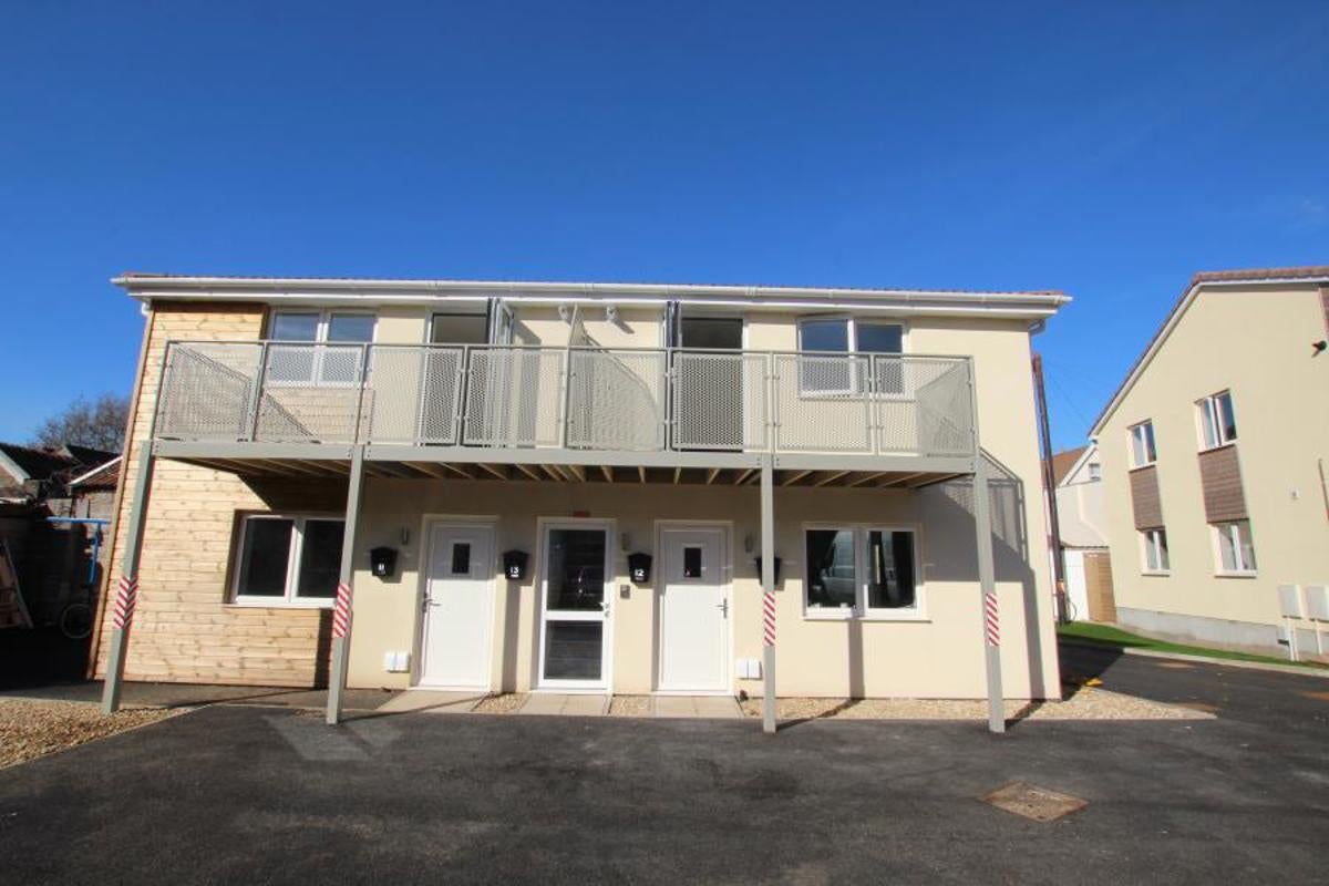 Flat Stroud Avenue in Bristol