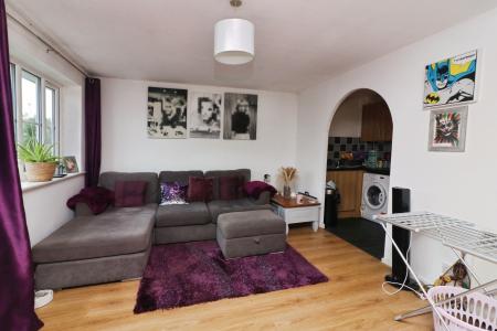 Flat Peartree Lane in Welwyn Hatfield