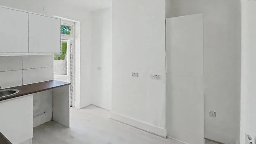 Flat Maswell Park Crescent in Greater London