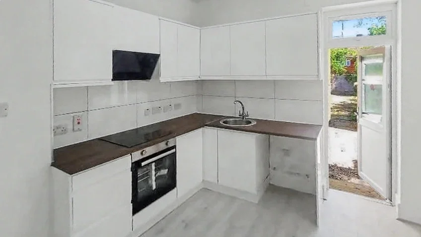Flat Maswell Park Crescent in Greater London