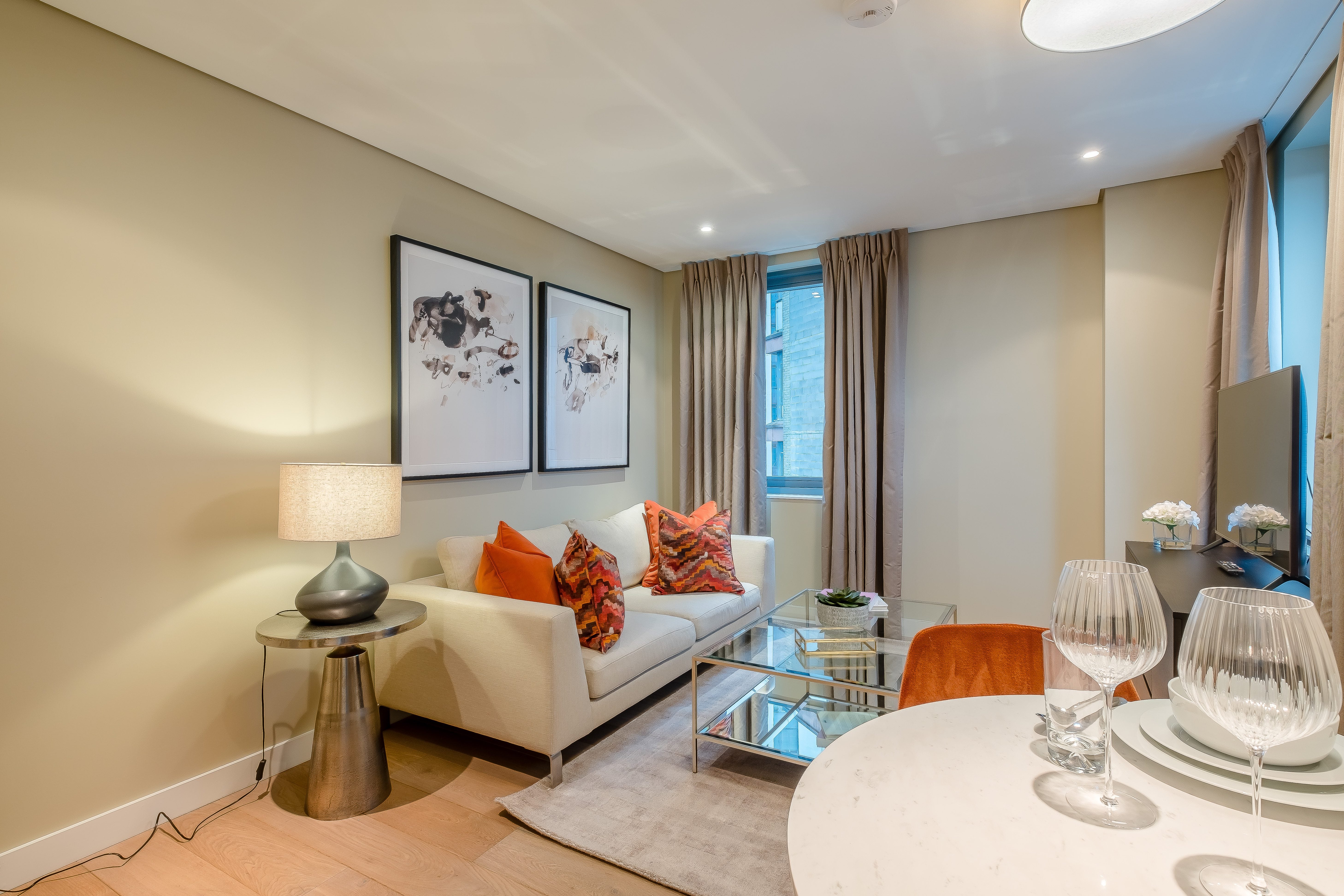 Flat Merchant Square in London