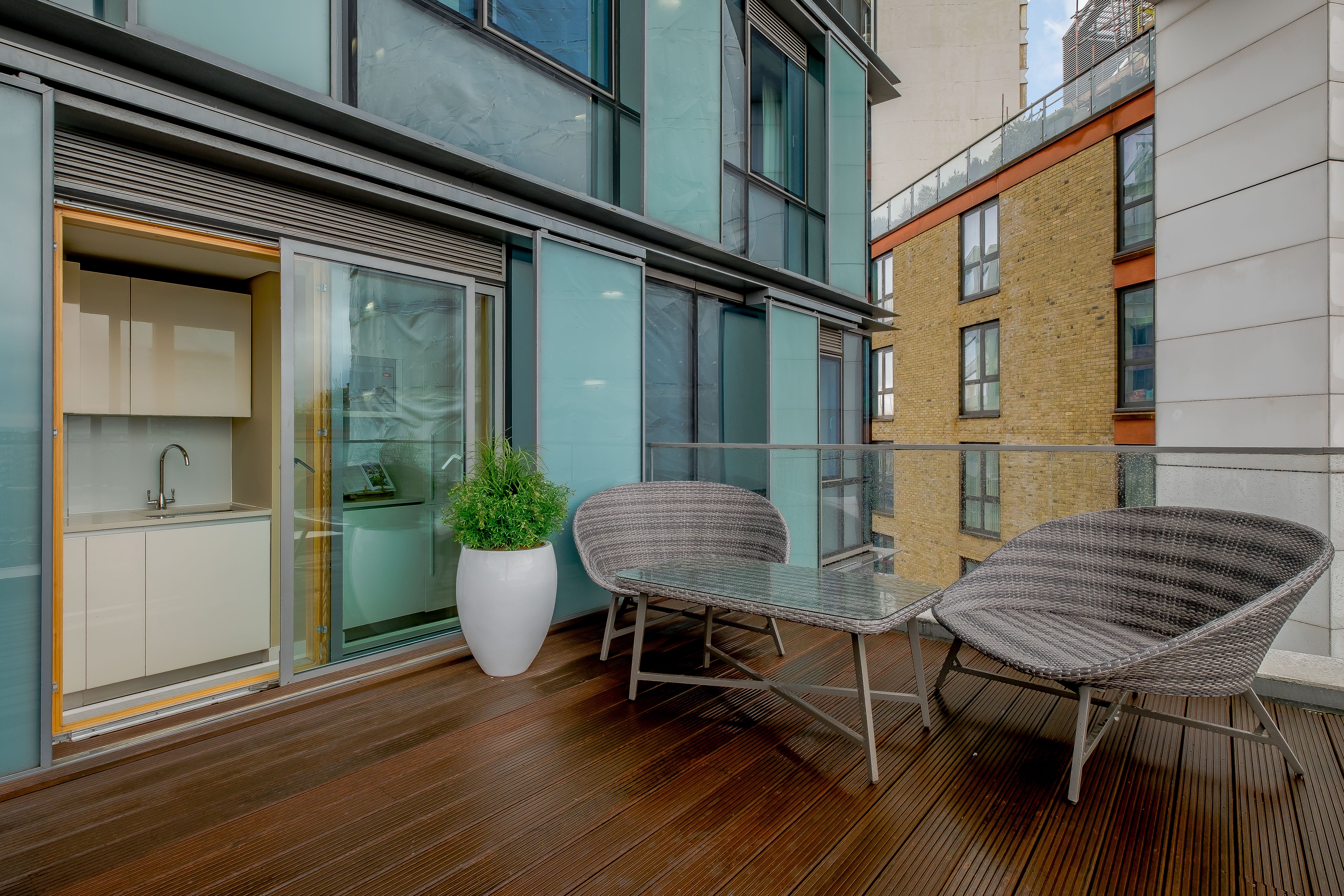 Flat Merchant Square in London