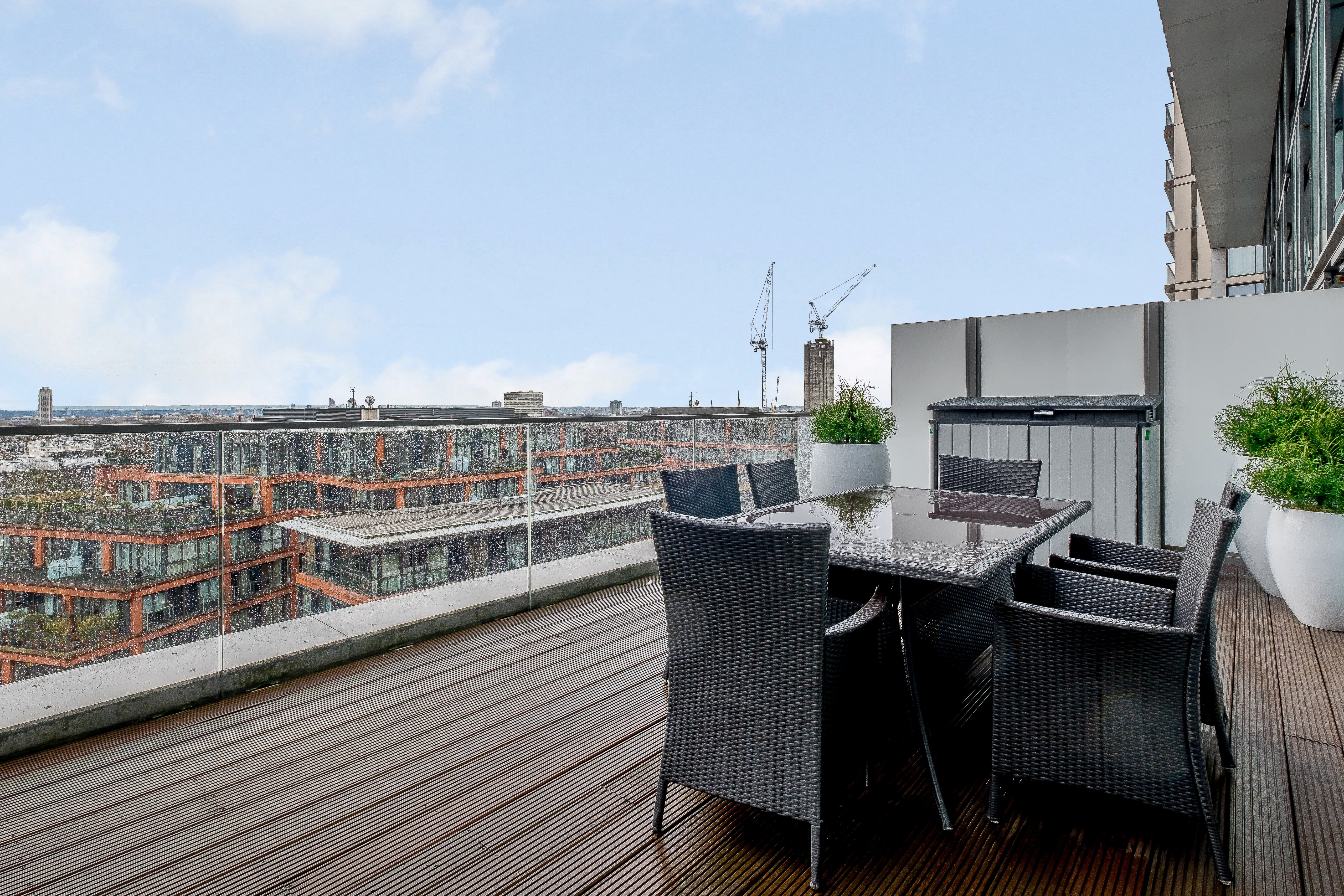 Flat Merchant Square in London
