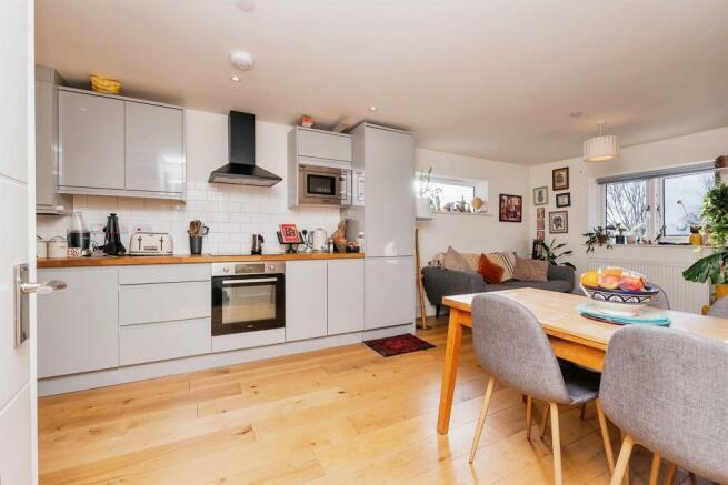 Flat Netham Road in Bristol
