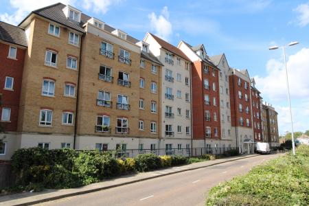Flat Broad Street in Northampton