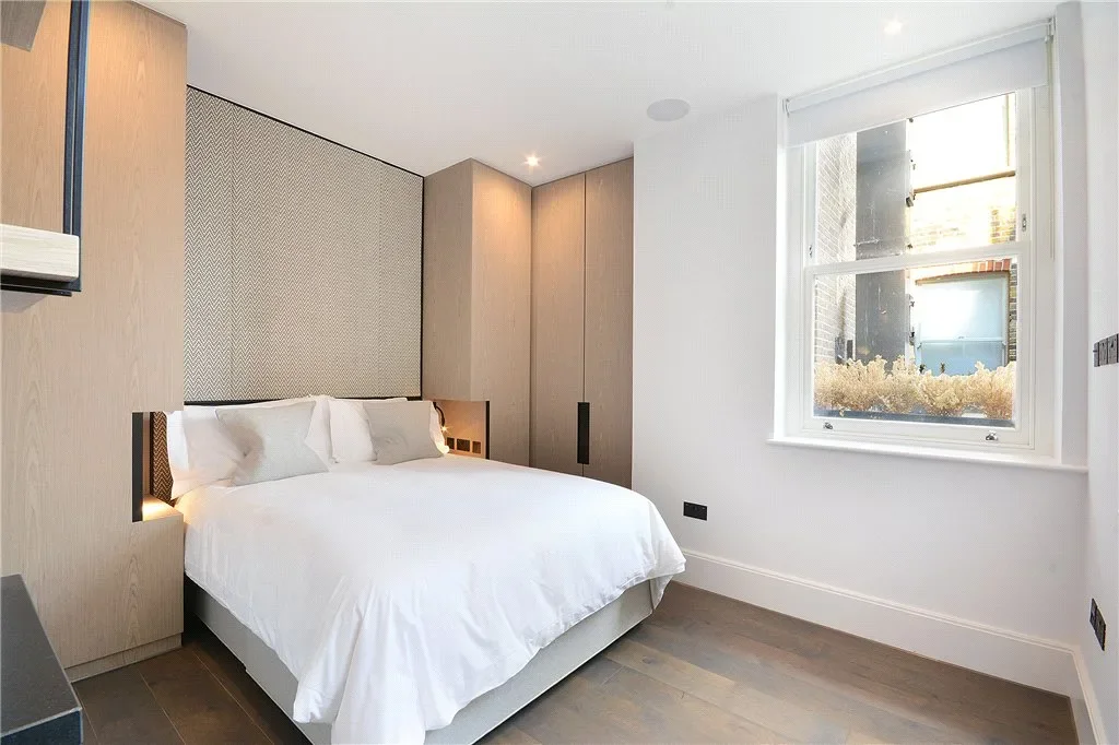 Flat Old Brompton Road in Greater London