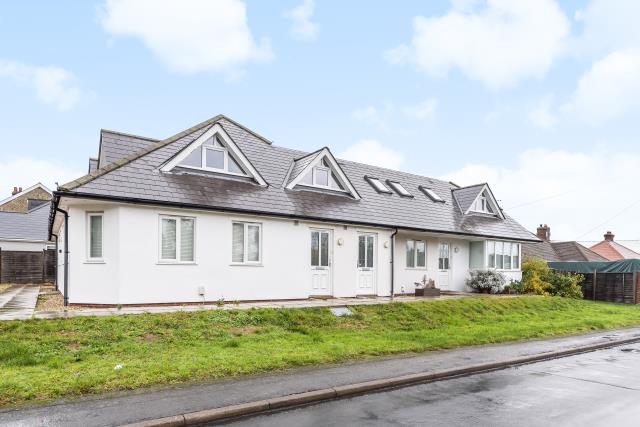 Flat Gordon Road in Thatcham