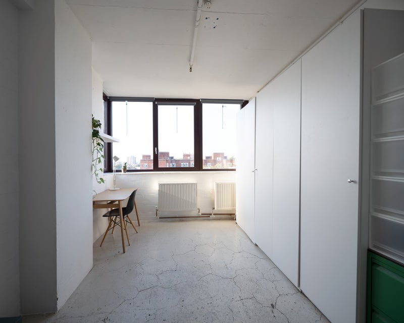 Room Andrews Road in Greater London