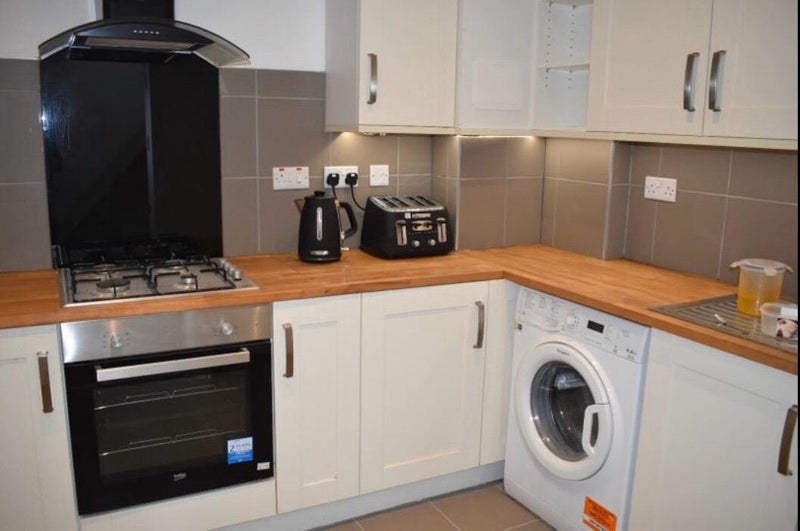 Room Monmouth Road in Greater London