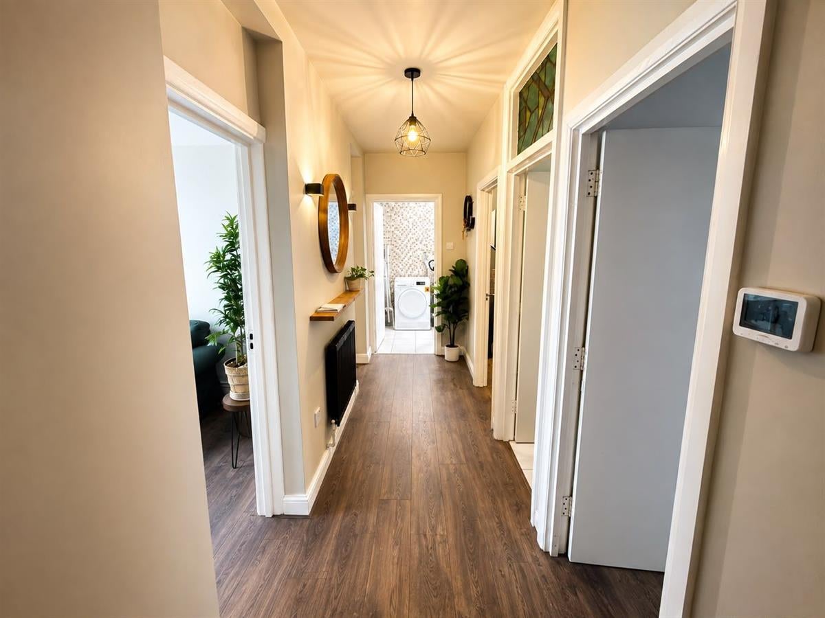 Flat Cranleigh Street in Greater London