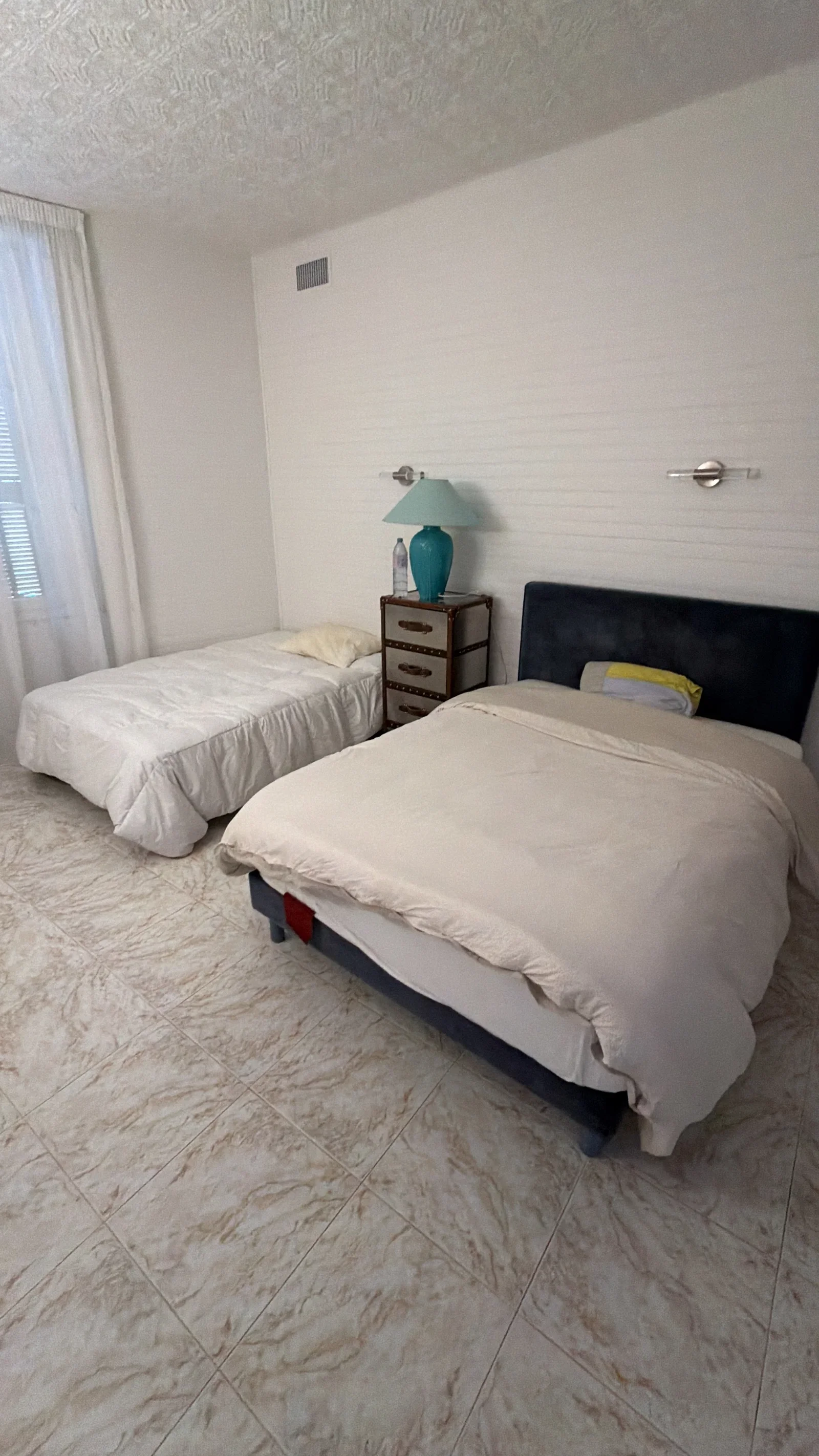 Chambre Place Garibaldi à Nice