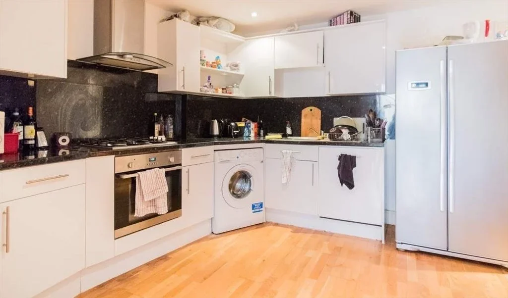 Room Tivoli Mews in Greater London