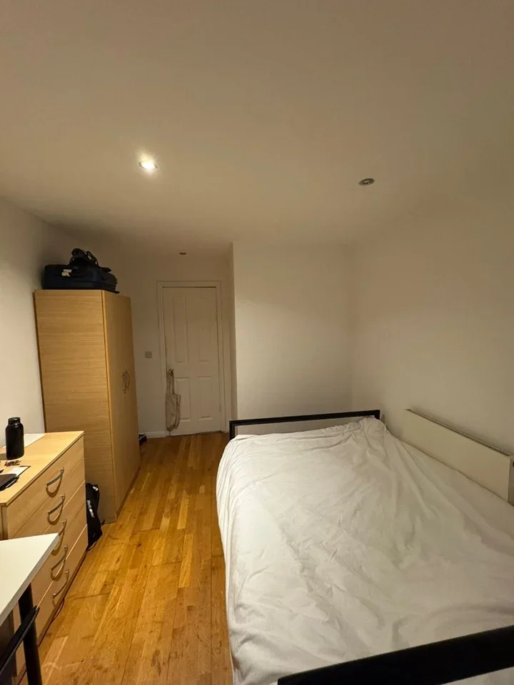 Room Tivoli Mews in Greater London