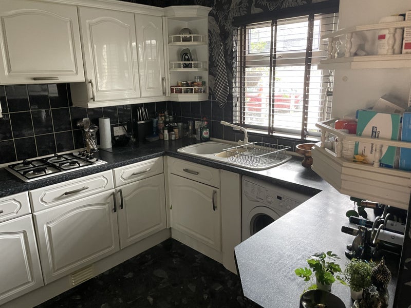 Room Mostyn Road in Greater London