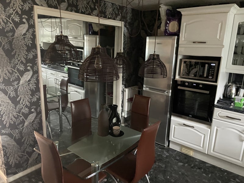Room Mostyn Road in Greater London