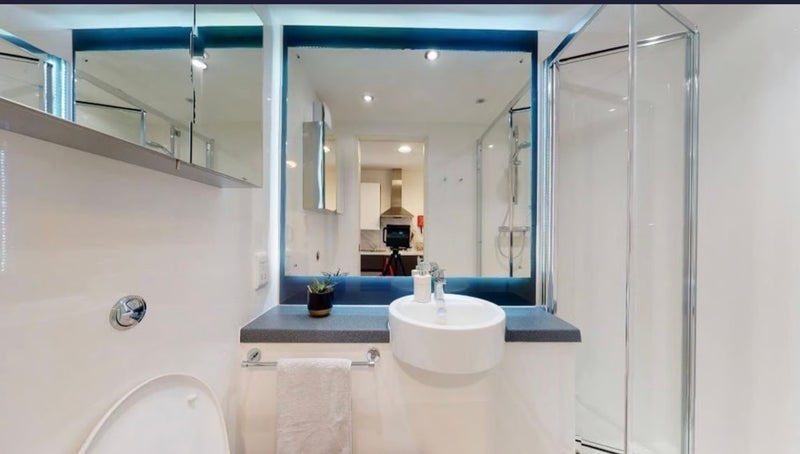 Room Lett Road in Greater London